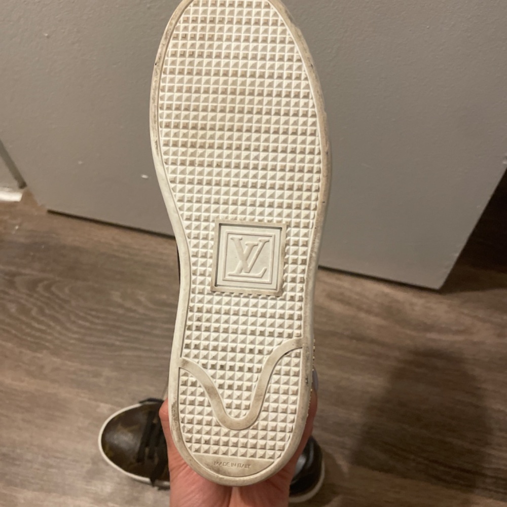 LOUIS VUITTON Patent Monogram Frontrow Sneakers 37 - Picture 4 of 7